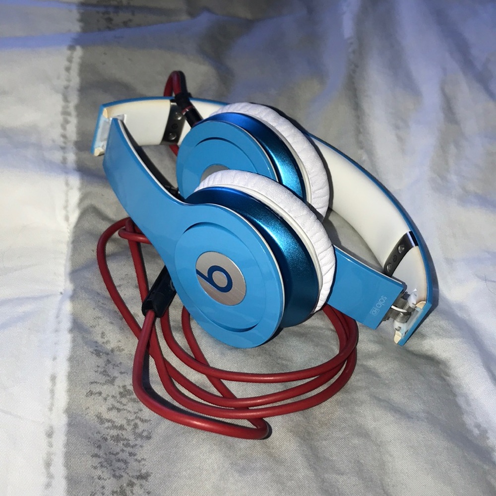 Beats solo headphones with case